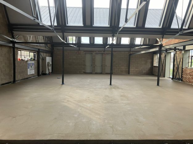 Industrial Floor Screeding