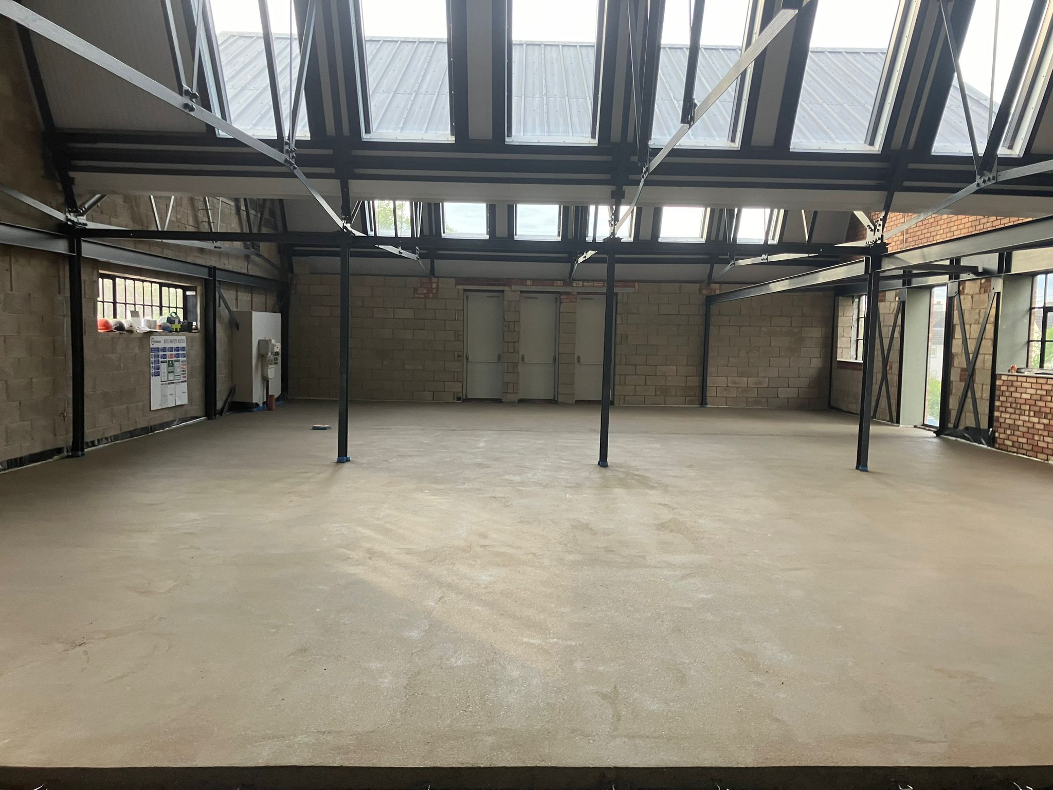 Industrial Floor Screeding