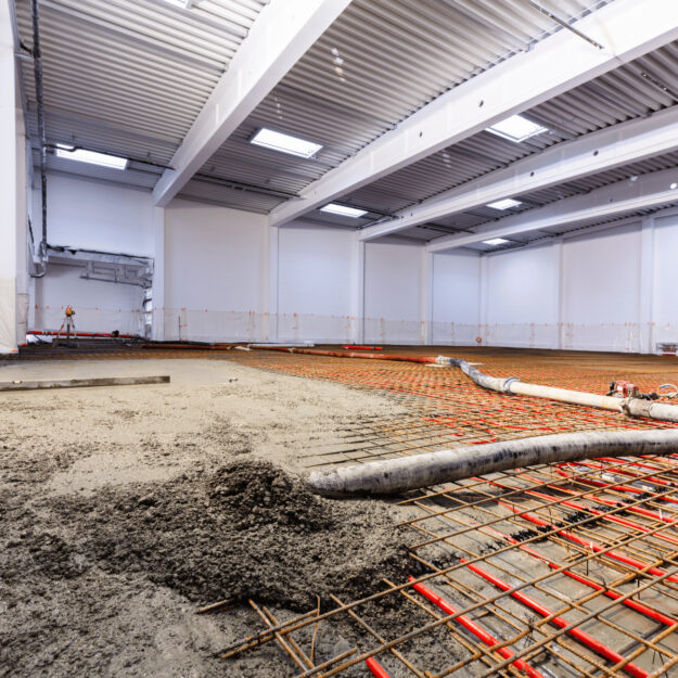 Comparing Cement vs. Gypsum Screeds