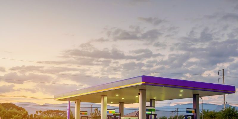 Screeding in Service Stations