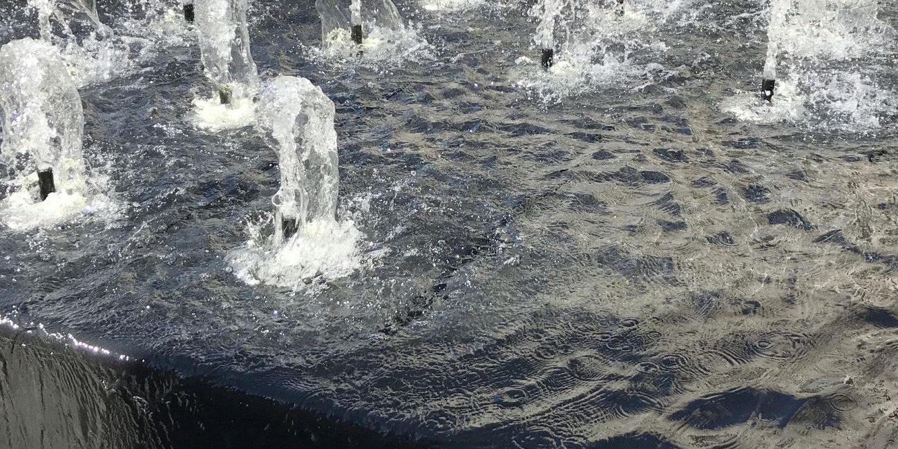 Screed for Underwater or Submerged Structures